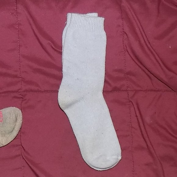 four pairs of socks will fit small to medium size feet - Picture 6 of 12